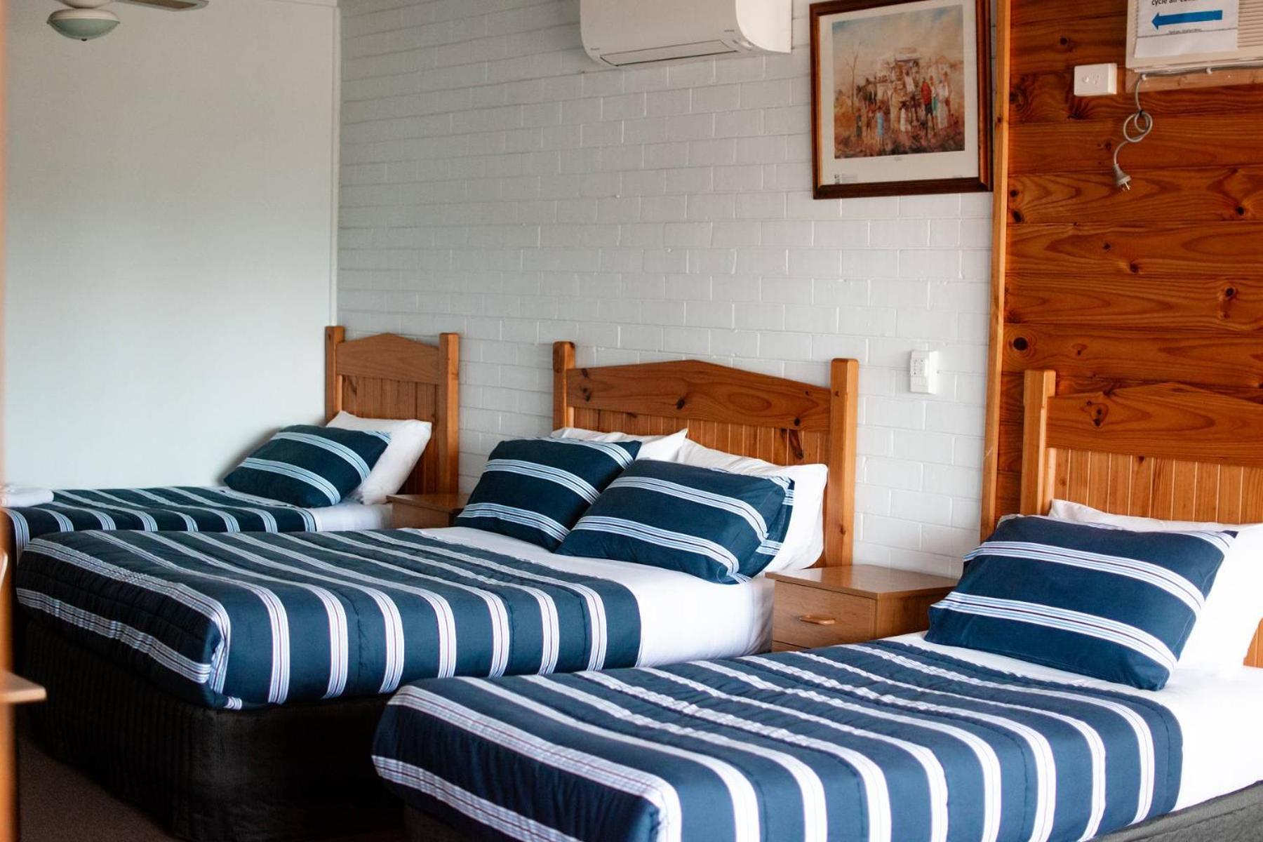 Stratford Avon River Inn מראה חיצוני תמונה
